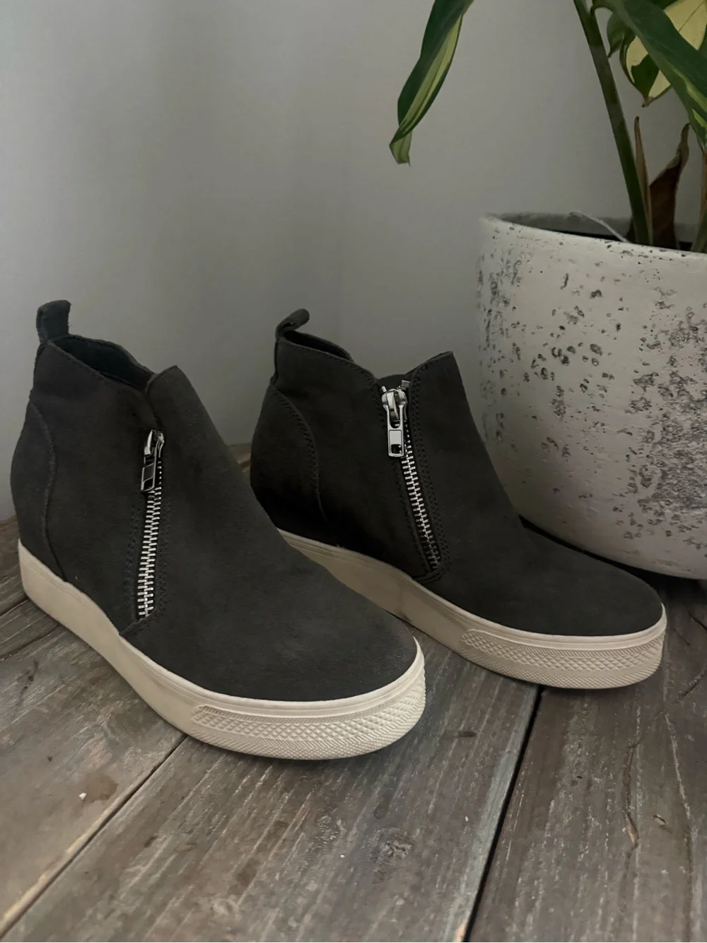 Steve Madden Dark Gray Suede Zip-Front Platform Booties